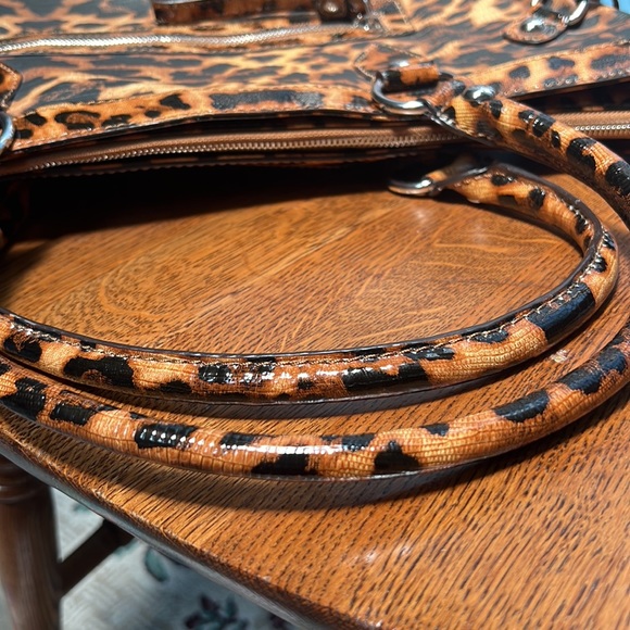 Guess leopard print bag in excellent condition - Picture 13 of 14